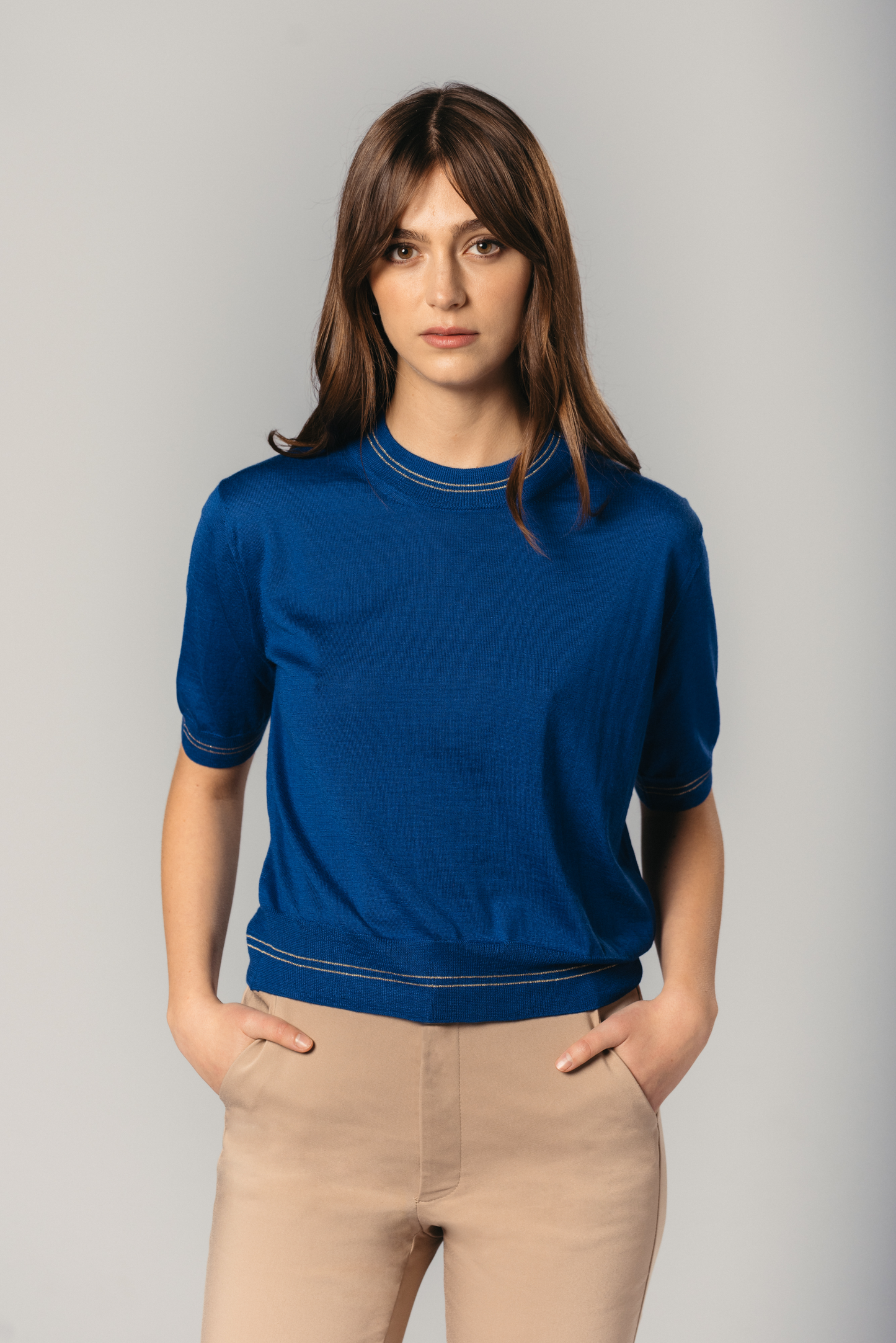 SHORT BLUE SWEATER