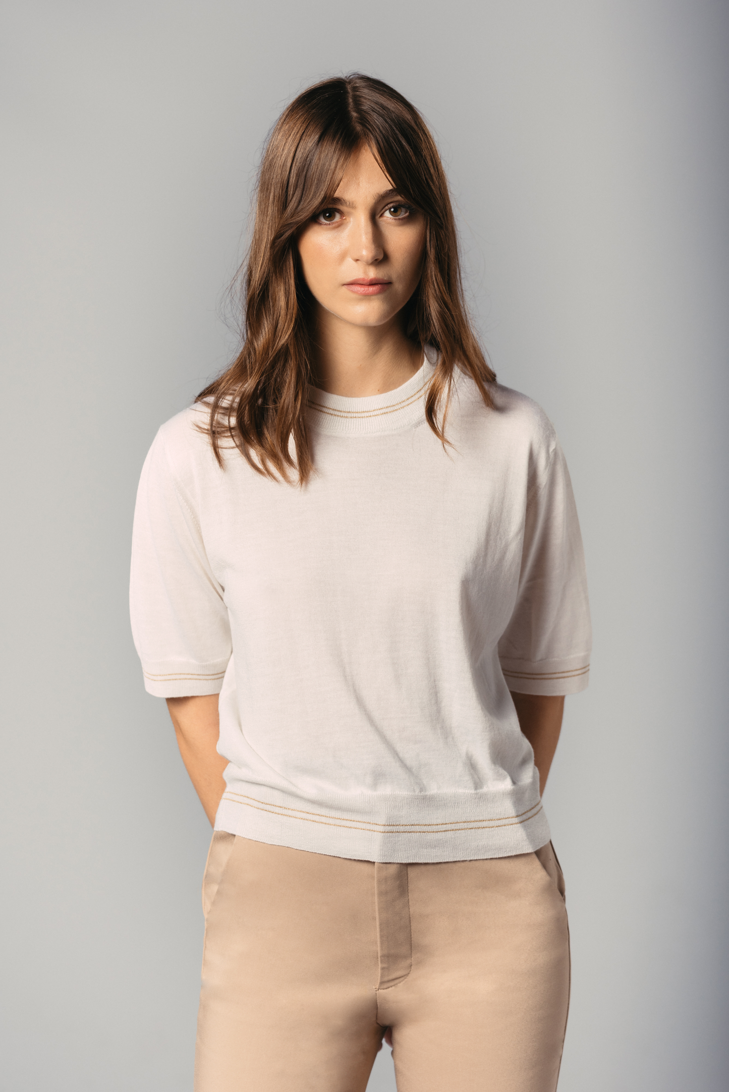 SHORT WHITE SWEATER